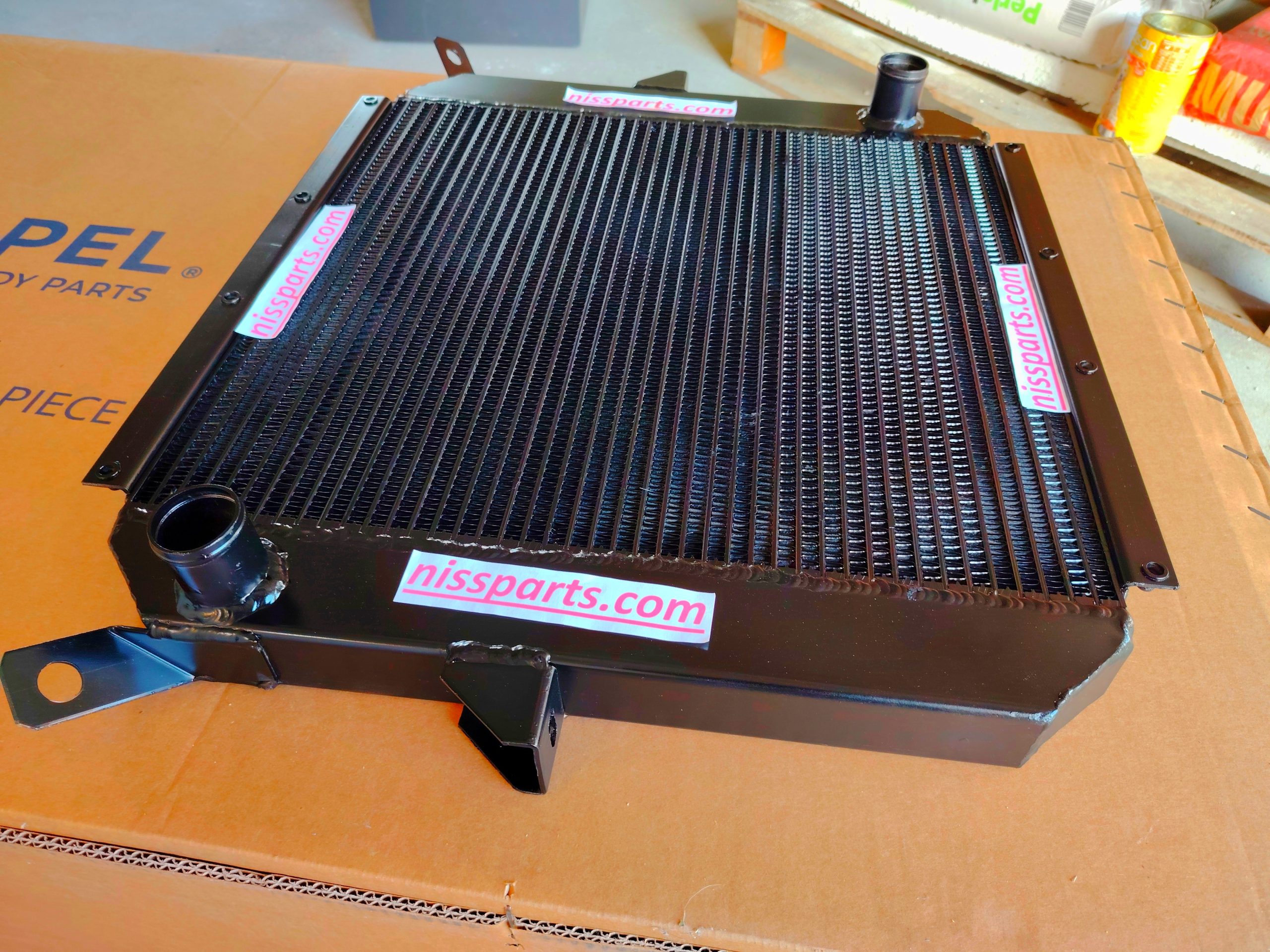Radiator B4.40 ECO L35-09 21400D8700 - Image 3